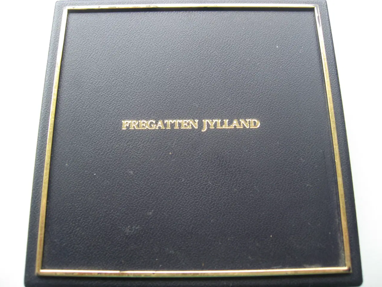 Billede 3 - Smuk Fregatten Jylland sølv 1 OZ i æske Kgl Mønt