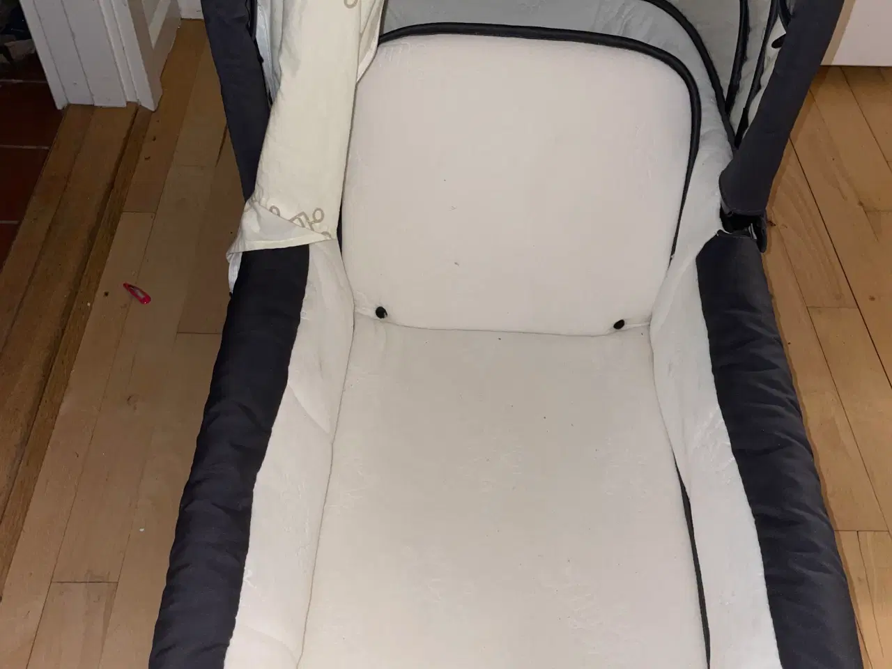 Billede 5 - Bassin barnevogn med indbygget rygstøtte