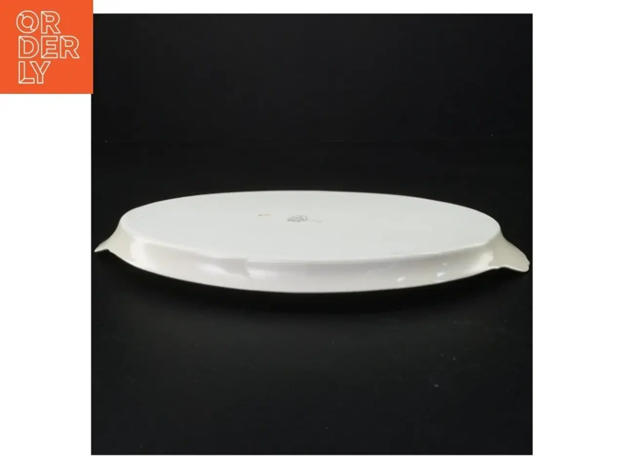 Billede 2 - Ovalt fad med dekorative elementer fra Københavns Porcellains Maleri (str. 30 x 19 cm)