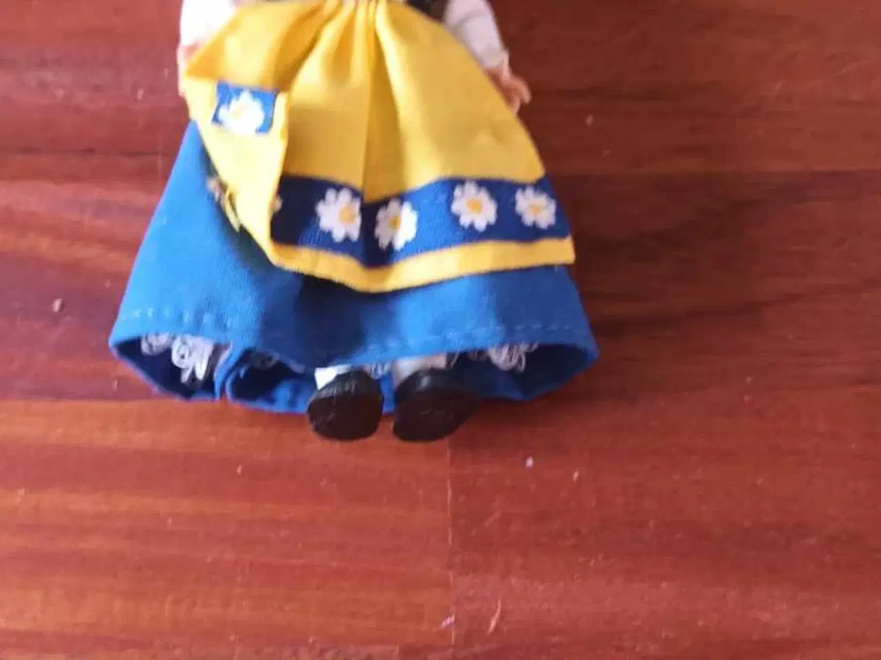 Billede 2 - Dukke