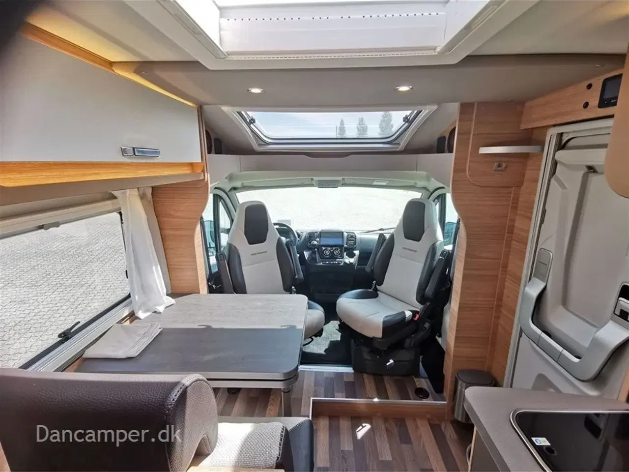 Billede 16 - 2022 - Weinsberg CaraCompact 600 MF "Pepper Edition"   Under klargøring! Flot Pepper Edition, 9-trin aut., Solcelle 180W, Lithiumbatteri 100Ah, El-trin, Navigation, Head-up display