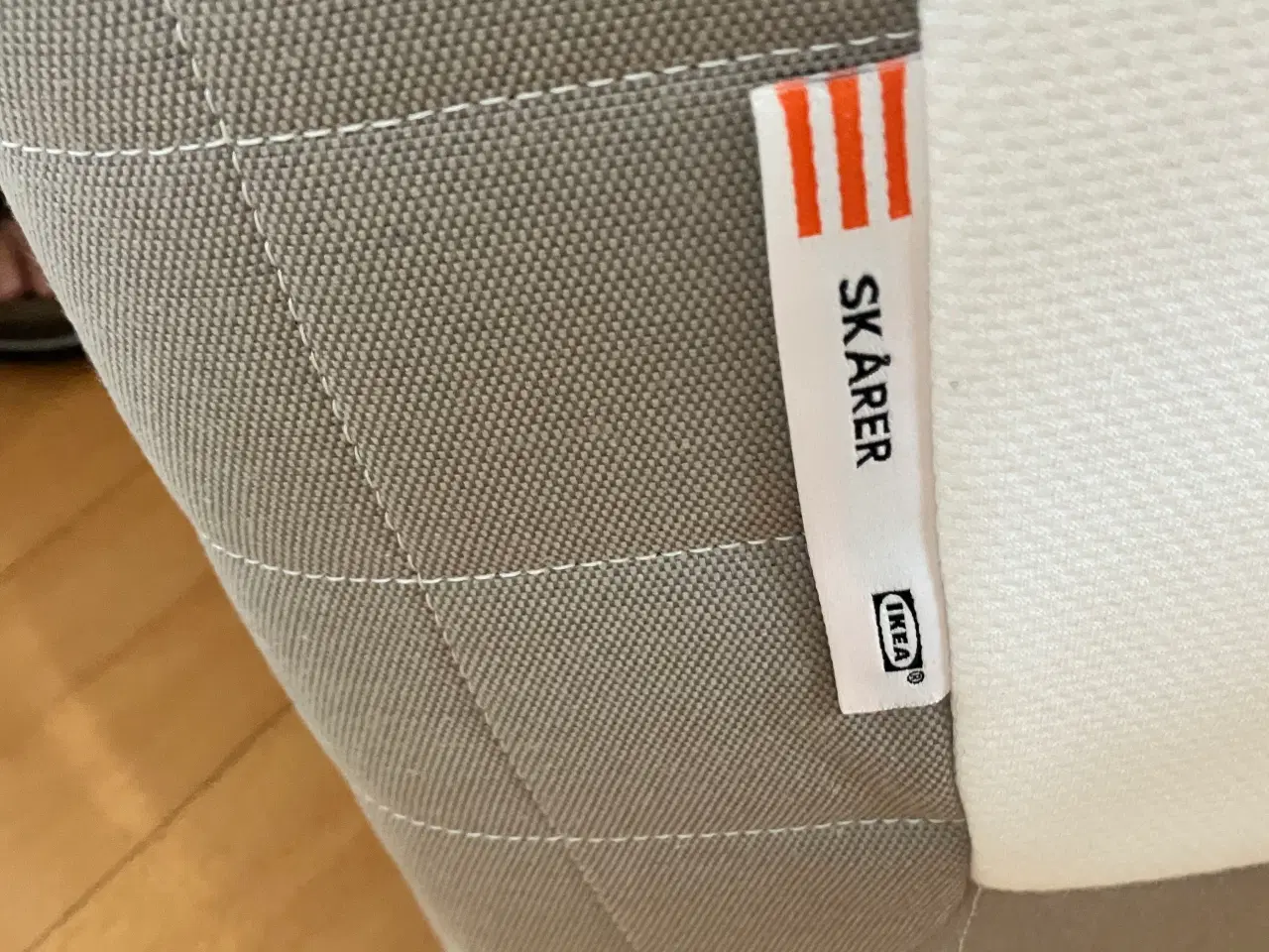 Billede 2 - Boxmadras med stålben Ikea