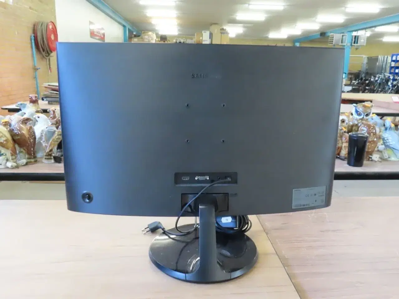 Billede 2 - 27" Computerskærm SAMSUNG C27F390FHR