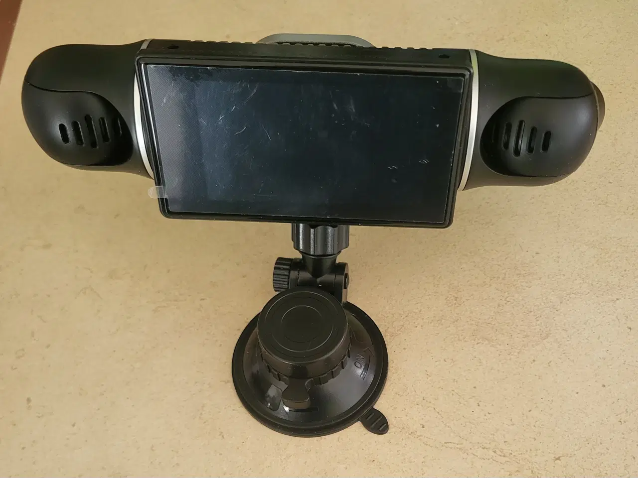 Billede 2 - Videoregistrator til bil med 4 kameraer og GPS
