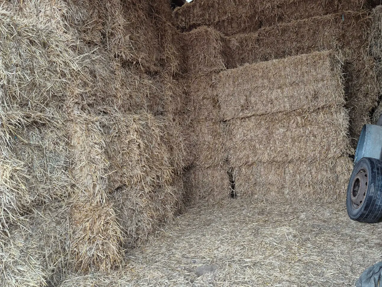 Billede 3 - Halm sælges 