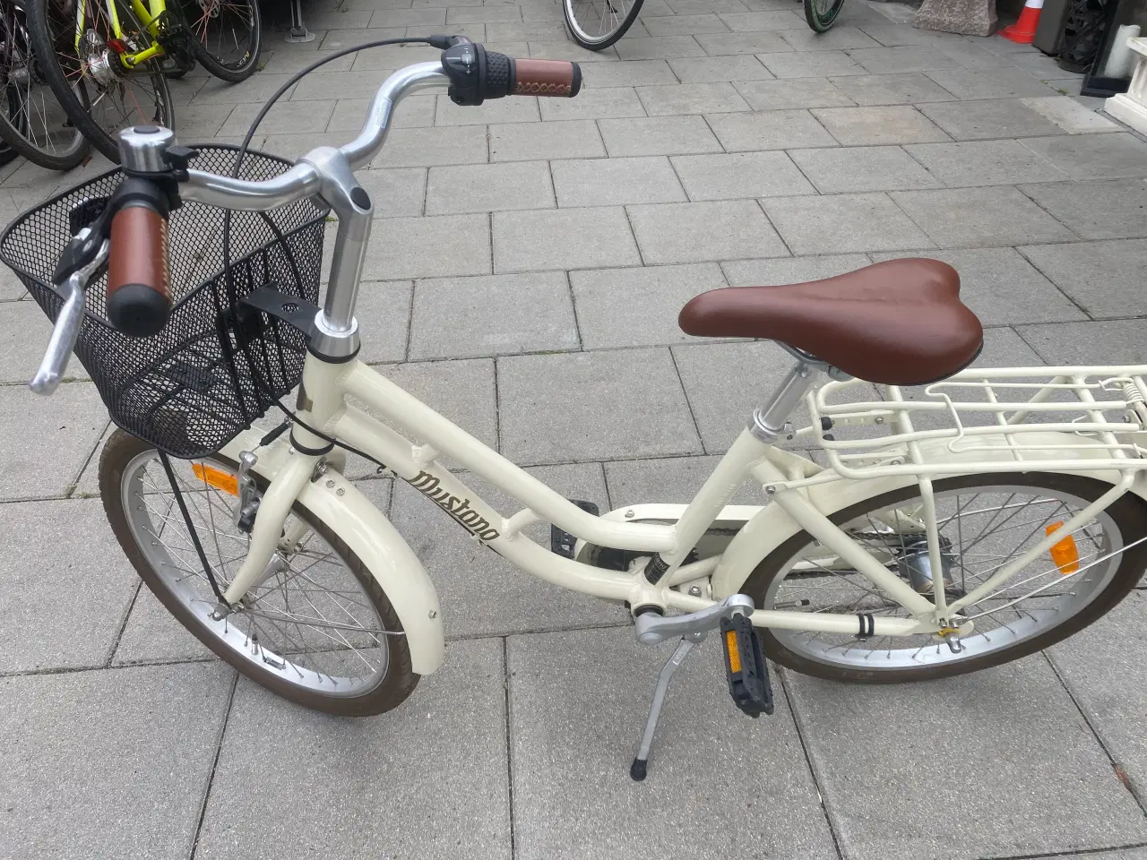 Billede 9 - Købt til 3499 kr 20 tommer prinsesse 👸 cykel 