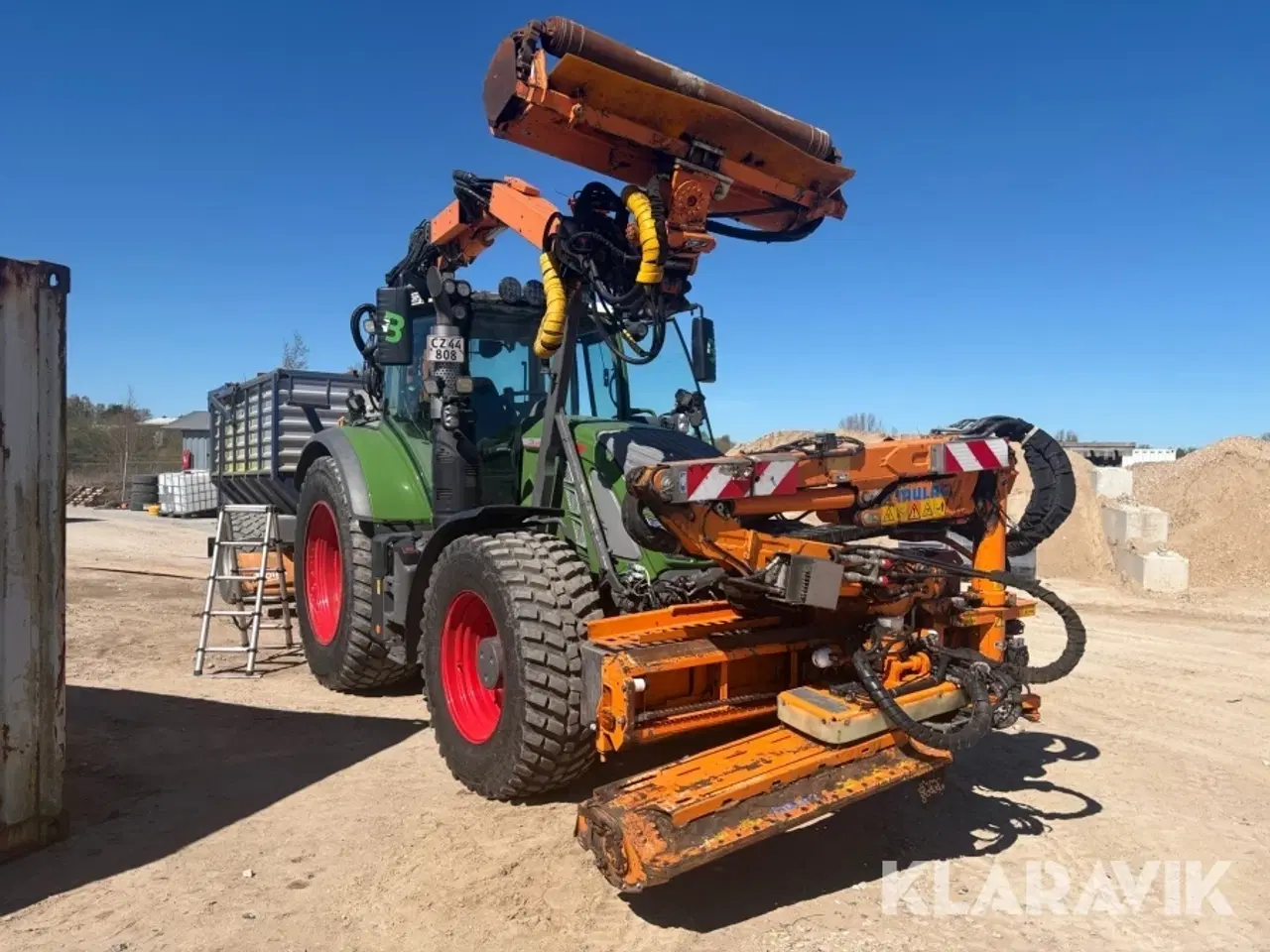 Billede 3 - Traktor Fendt 724 Vario med armklipper/rabatklipper