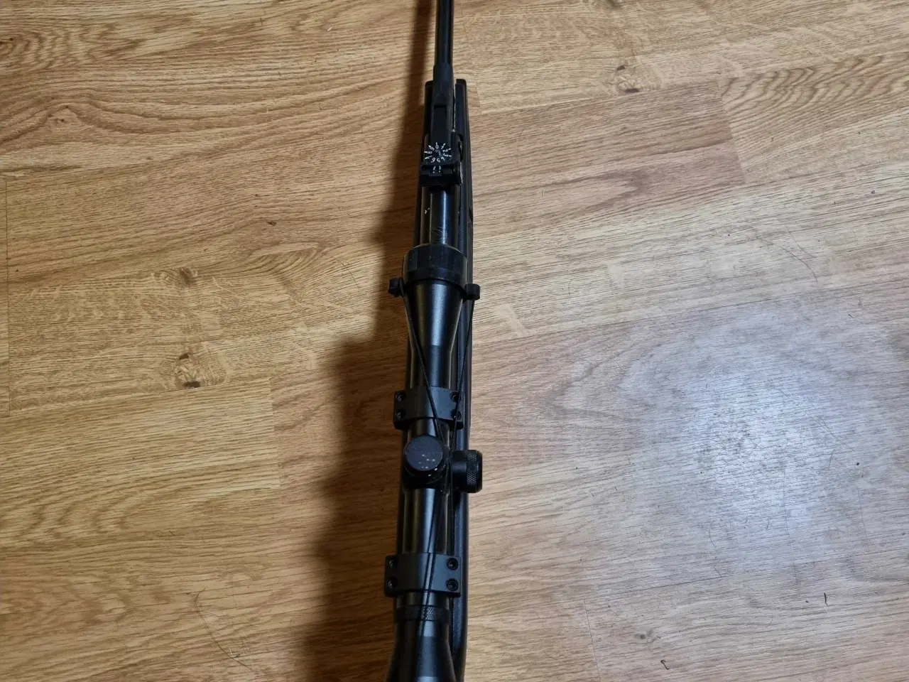 Billede 4 - Lufthevær med kikkertsigte