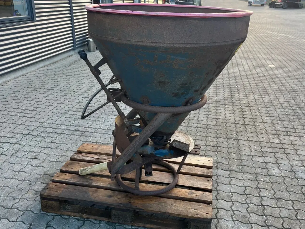 Billede 8 - Bøgballe 325 lille fin gødning spreder