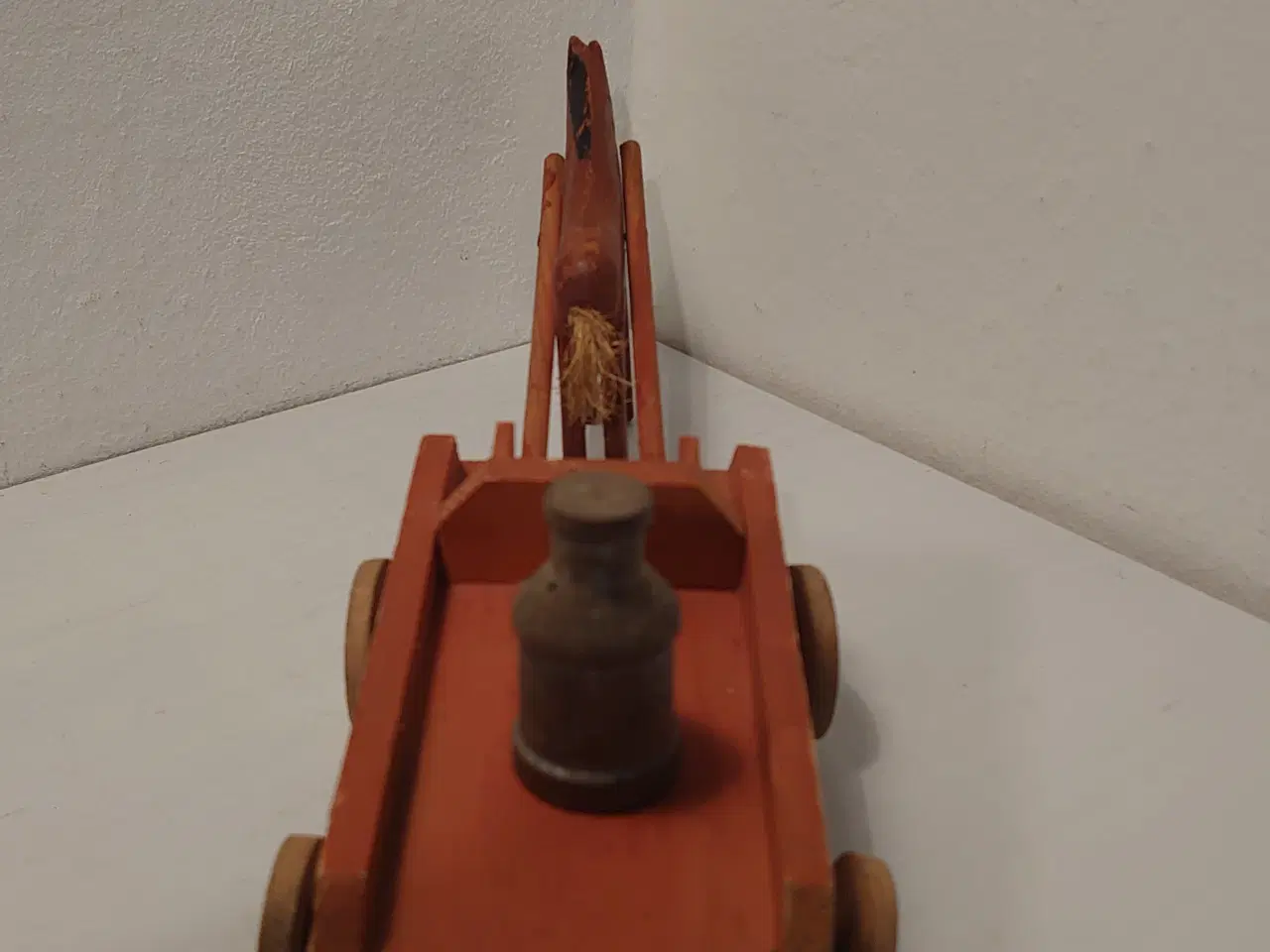 Billede 3 - Fængselslegetøj: Vogn med hest mm. Ca 1930. L 32cm