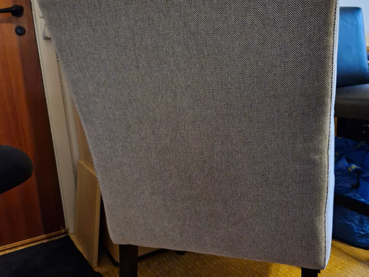Billede 3 - IKEA polstrede stole med gråt stof og træben