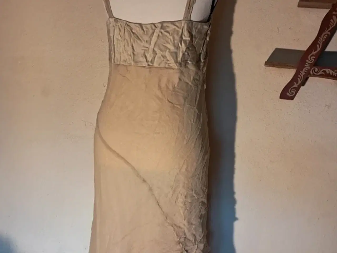 Billede 3 - D. Exterior kjole