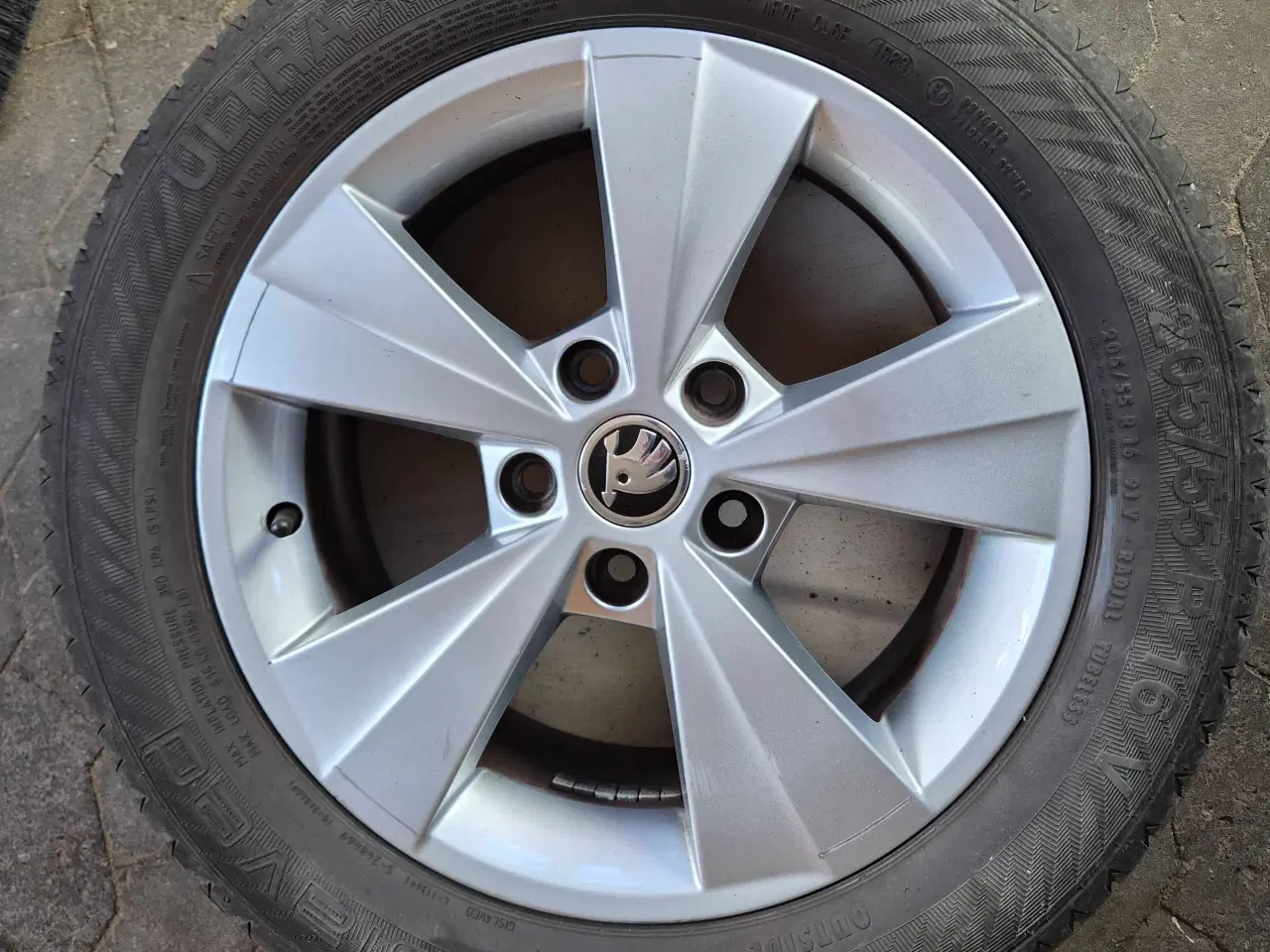 Billede 2 - 4 Alu-fælge med sommerdæk.