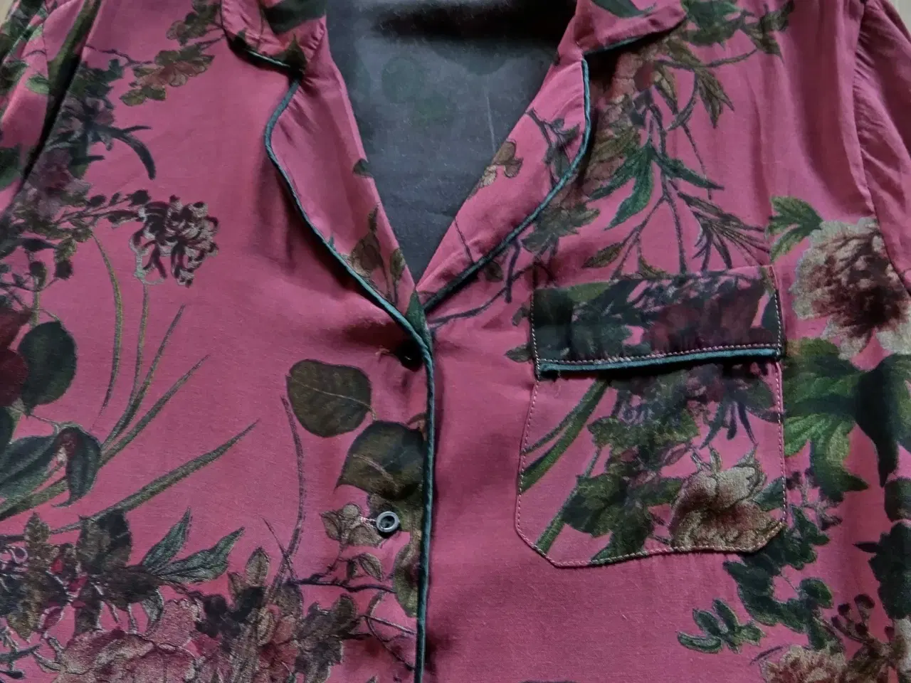 Billede 2 - Langærmet skjorte fra Sofie Schnoor 