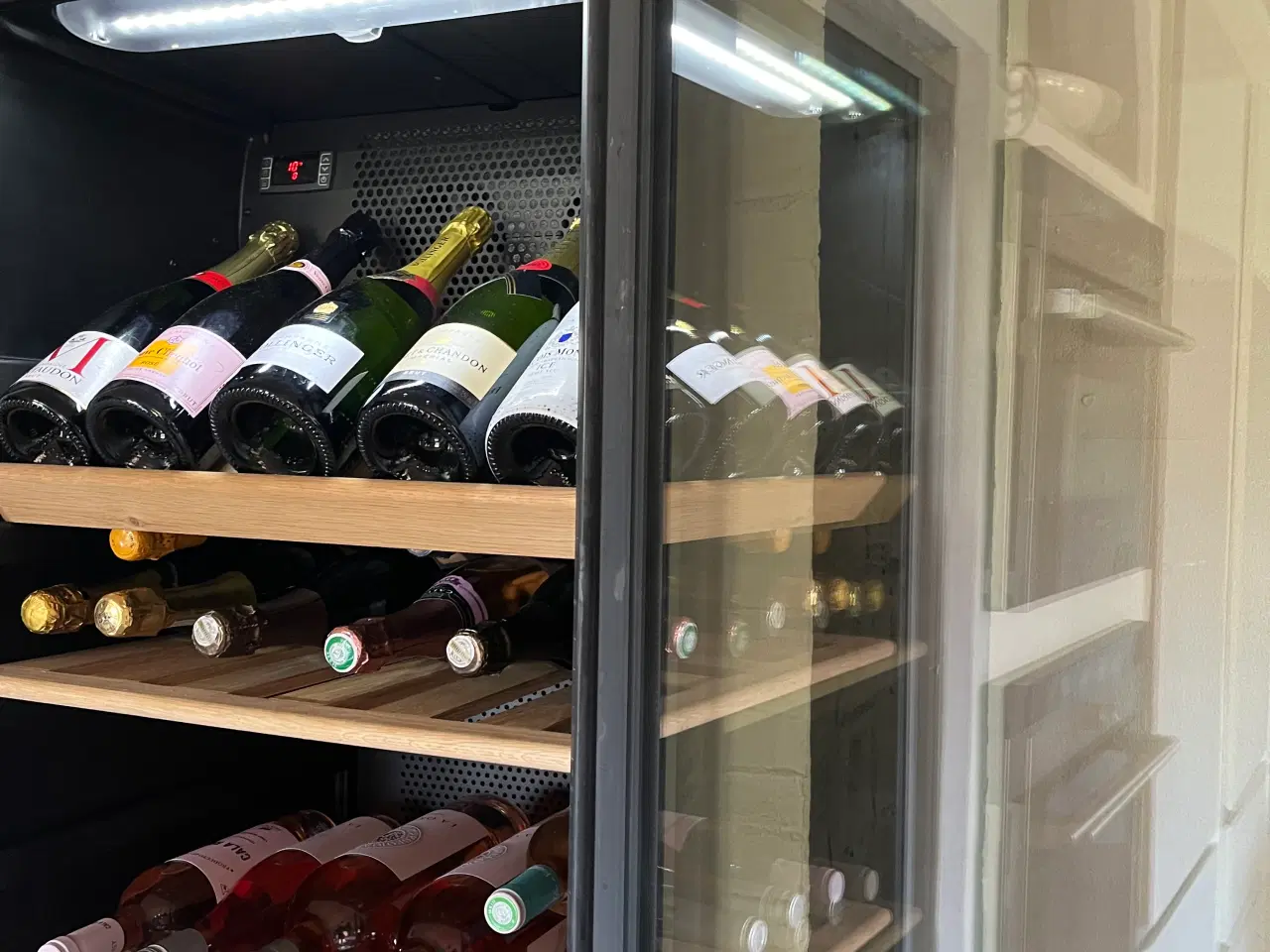 Billede 5 - NY PRIS: Stort og eksklusivt Bosch vinkøleskab