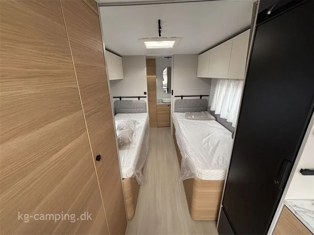 Billede 7 - 2026 - Adria Adora 663 UT Alde Den store nyhed i Adora serien. Enkeltsenge, stort baderum og med Alde centralvarme