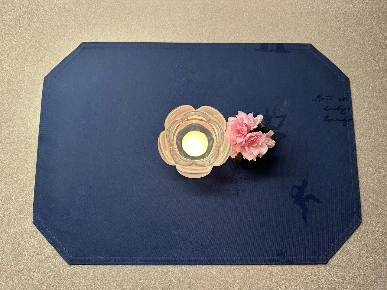 Billede 5 - Unik Lotus lysestage fra Holmegaard matteret