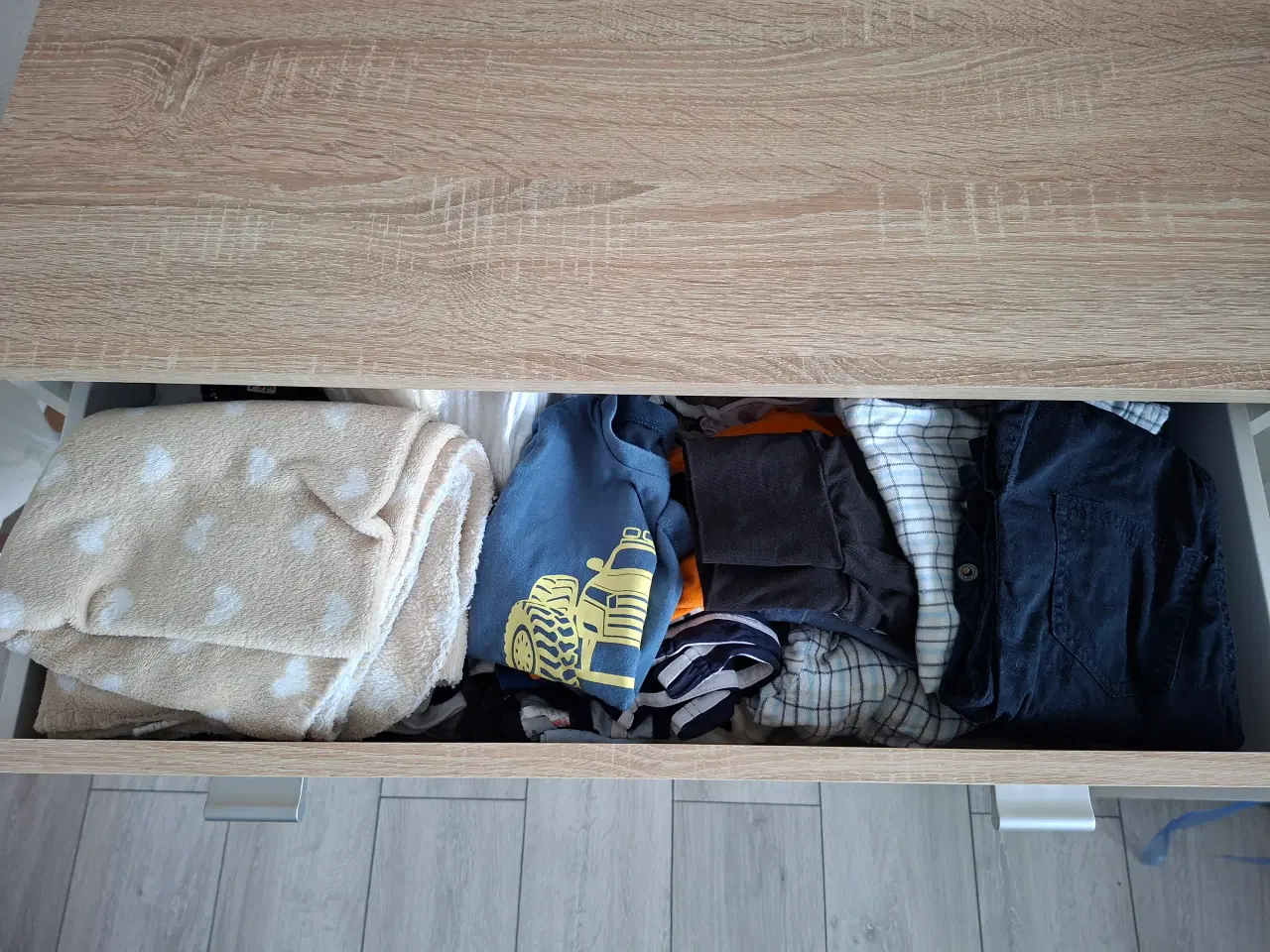 Billede 4 - Jysk kommode med 4 skuffer sælges i Aabenraa