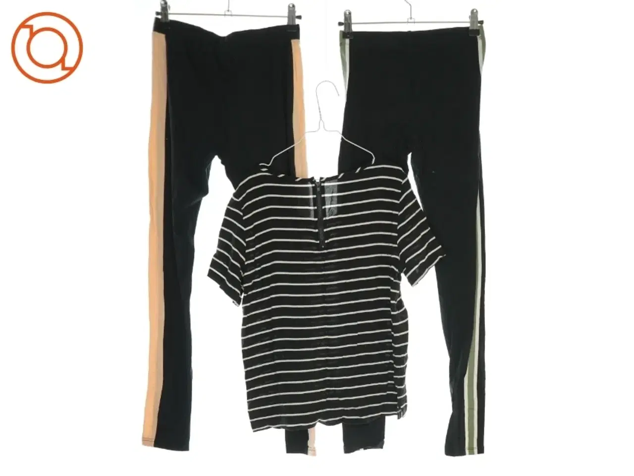 Billede 2 - 2 par bukser og en t shirt