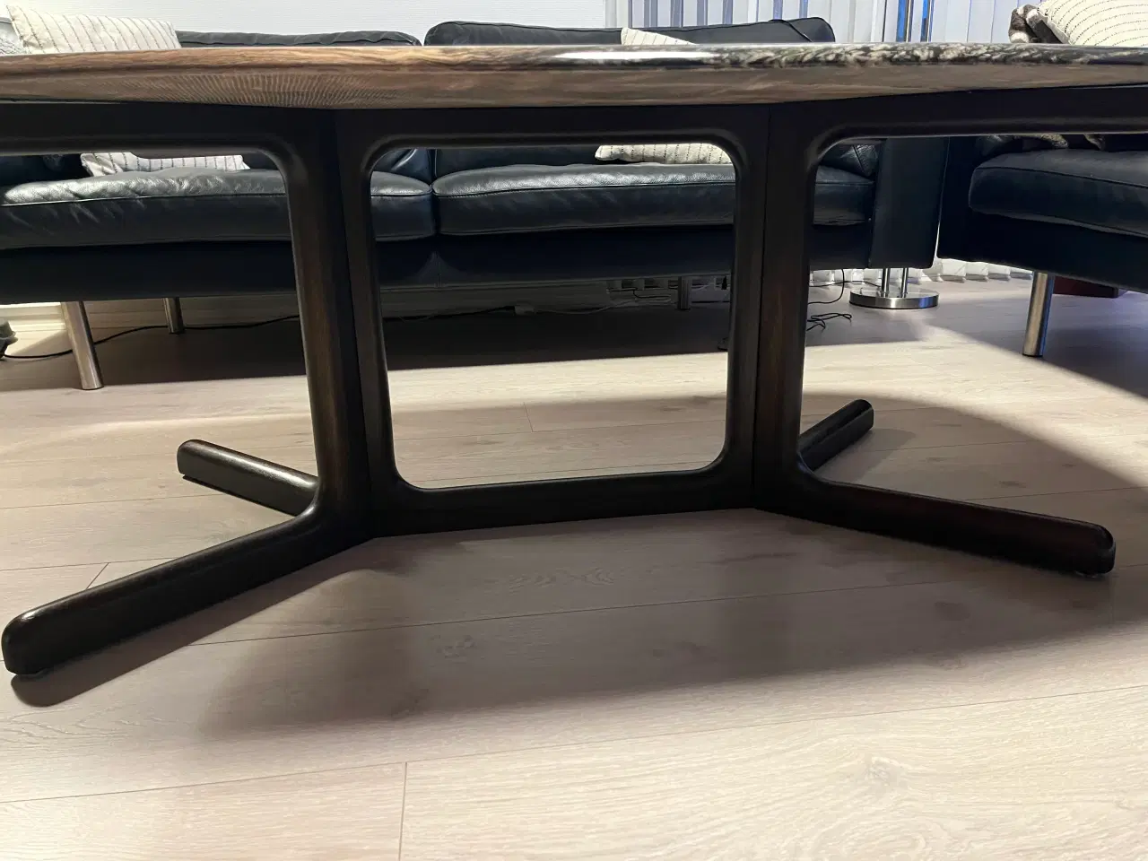 Billede 6 - Sofabord, marmorplade og ben af mørkt træ