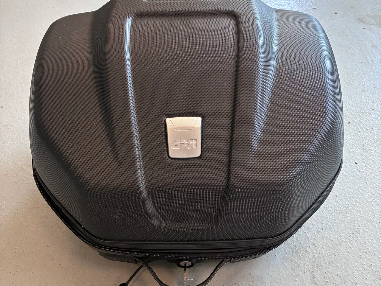 Billede 1 - Mc topbox  GIVI weightless 901 med montage plade