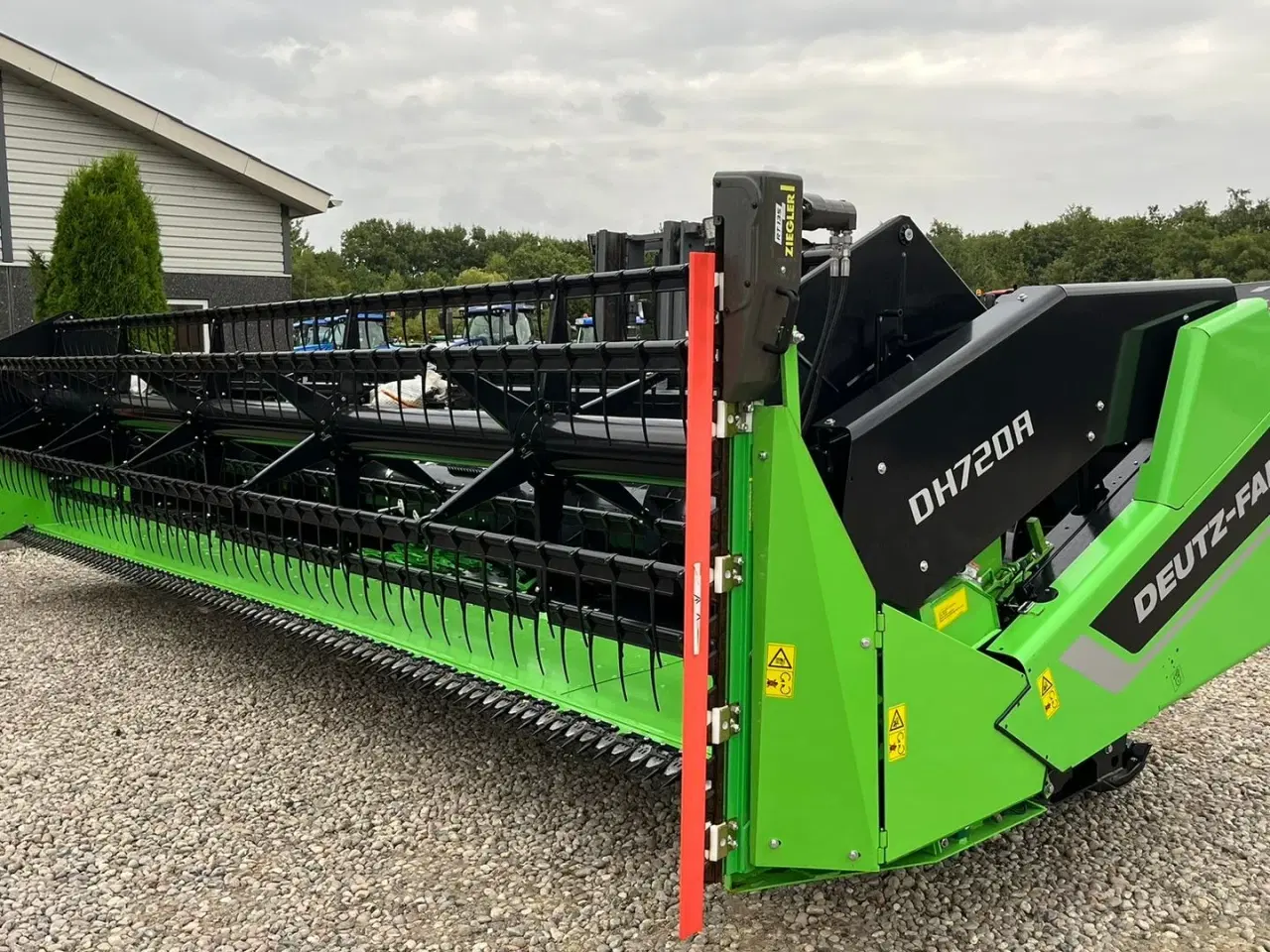 Billede 24 - Deutz-Fahr 7206 With 24feed - 7.2m header. New and unused Combine together with 7.2m header