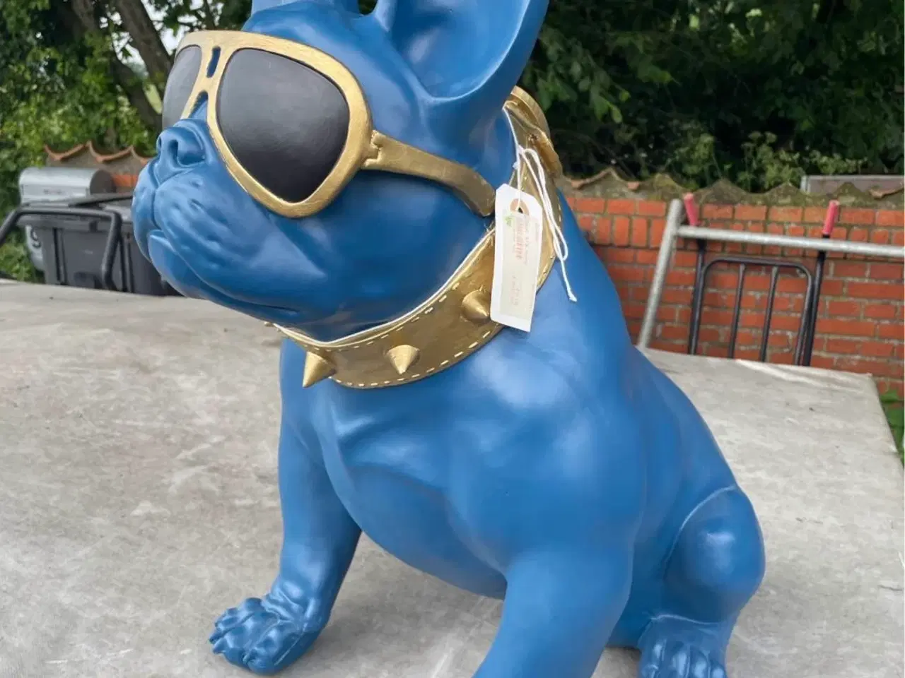 Billede 2 - Buldog i plastpolyester 
