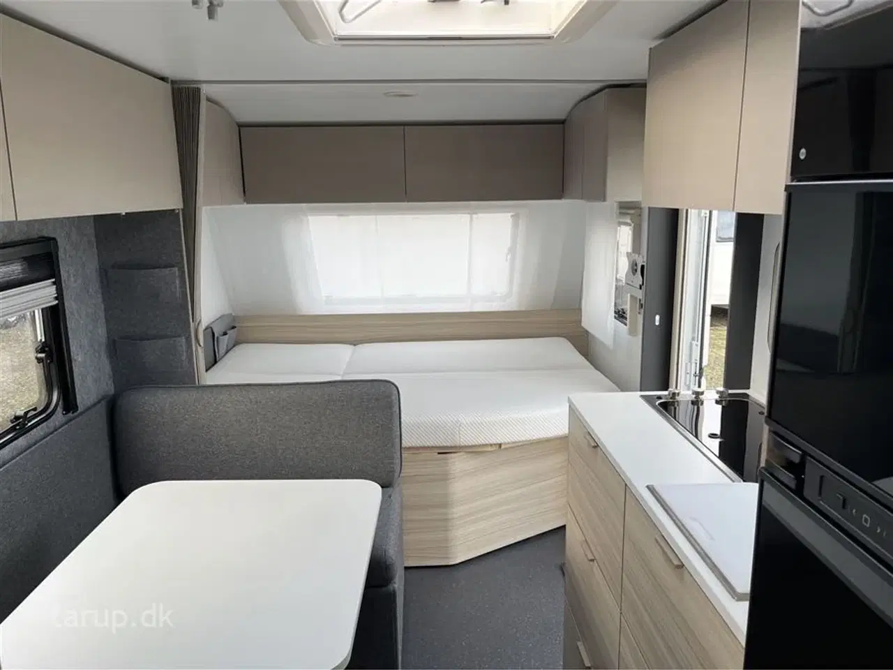 Billede 11 - 2025 - Adria Altea 552 PK   Dobbeltseng, 2 køjer, rundsiddegruppe, blæservarme, el-gulvvarme, myggenetsdør, Adria Smartbox