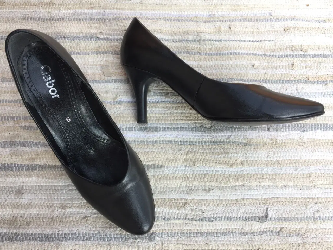 Billede 1 - GABOR sort sko med høj hæl