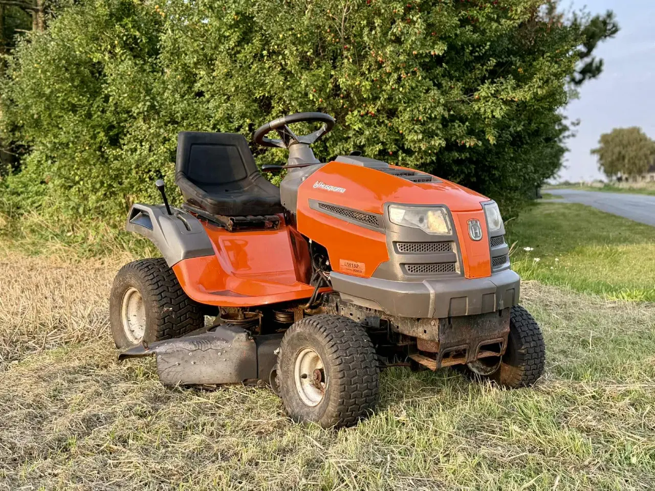 Billede 2 - Husqvarna LTH152 15HK Kohler – robust havetraktor 