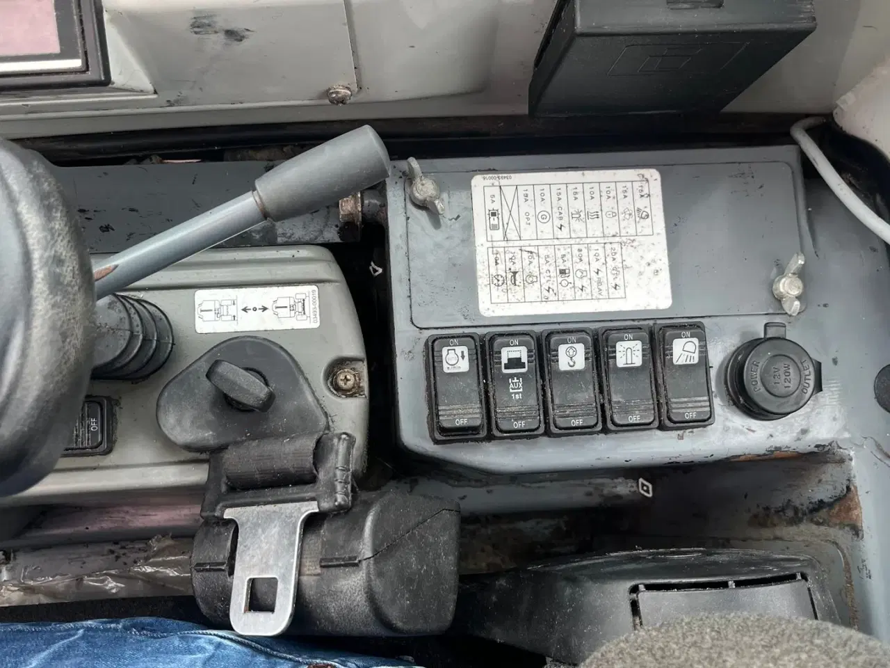 Billede 14 - Takeuchi TB225 Hydraulisk Tiltfæste, centralsmørring +3 skovle