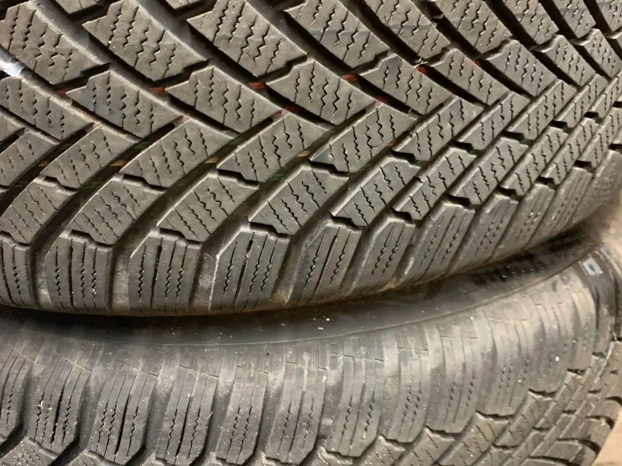 Billede 2 - Vinterdæk på alufælge 5x112 et 45 205-60-16