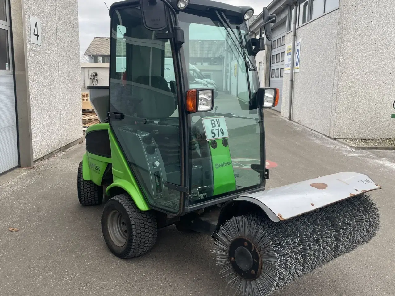 Billede 3 - Egholm 2250 Inkl. kost og saltspreder