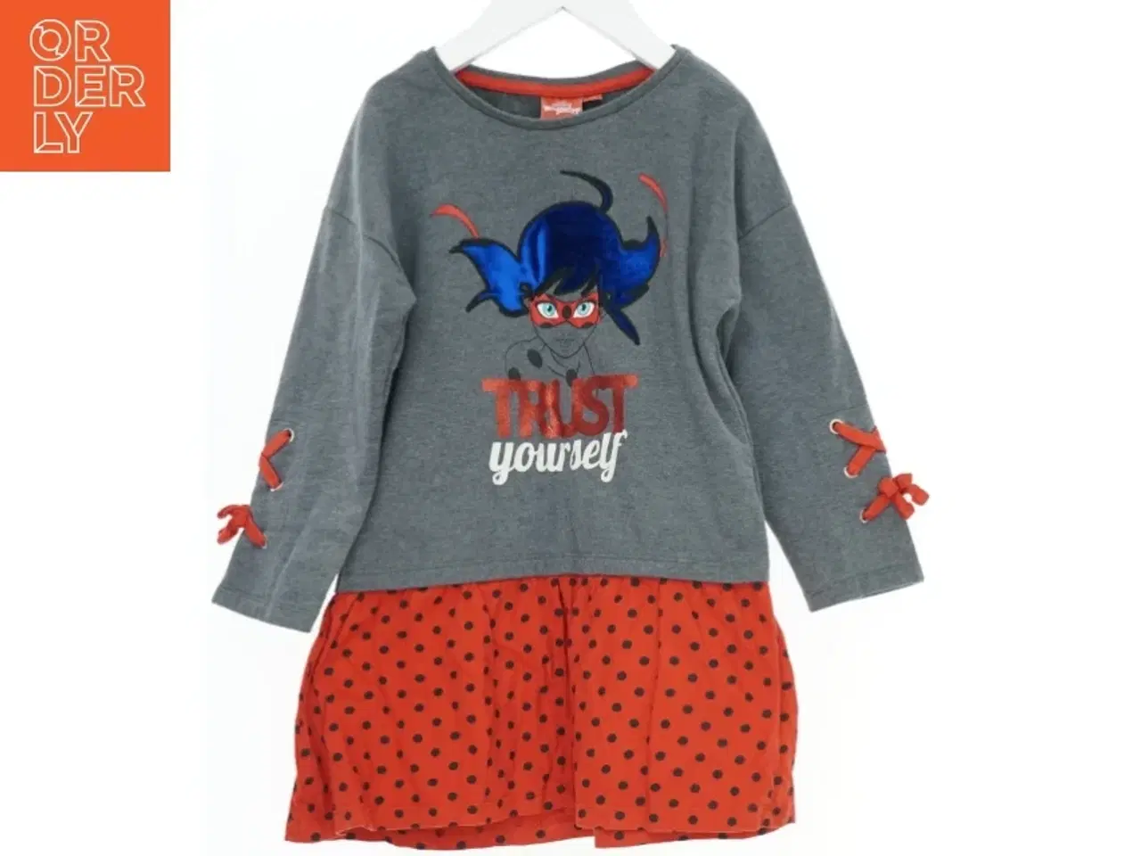 Billede 1 - Børneklædning med tryk fra ZAG (str. 110)