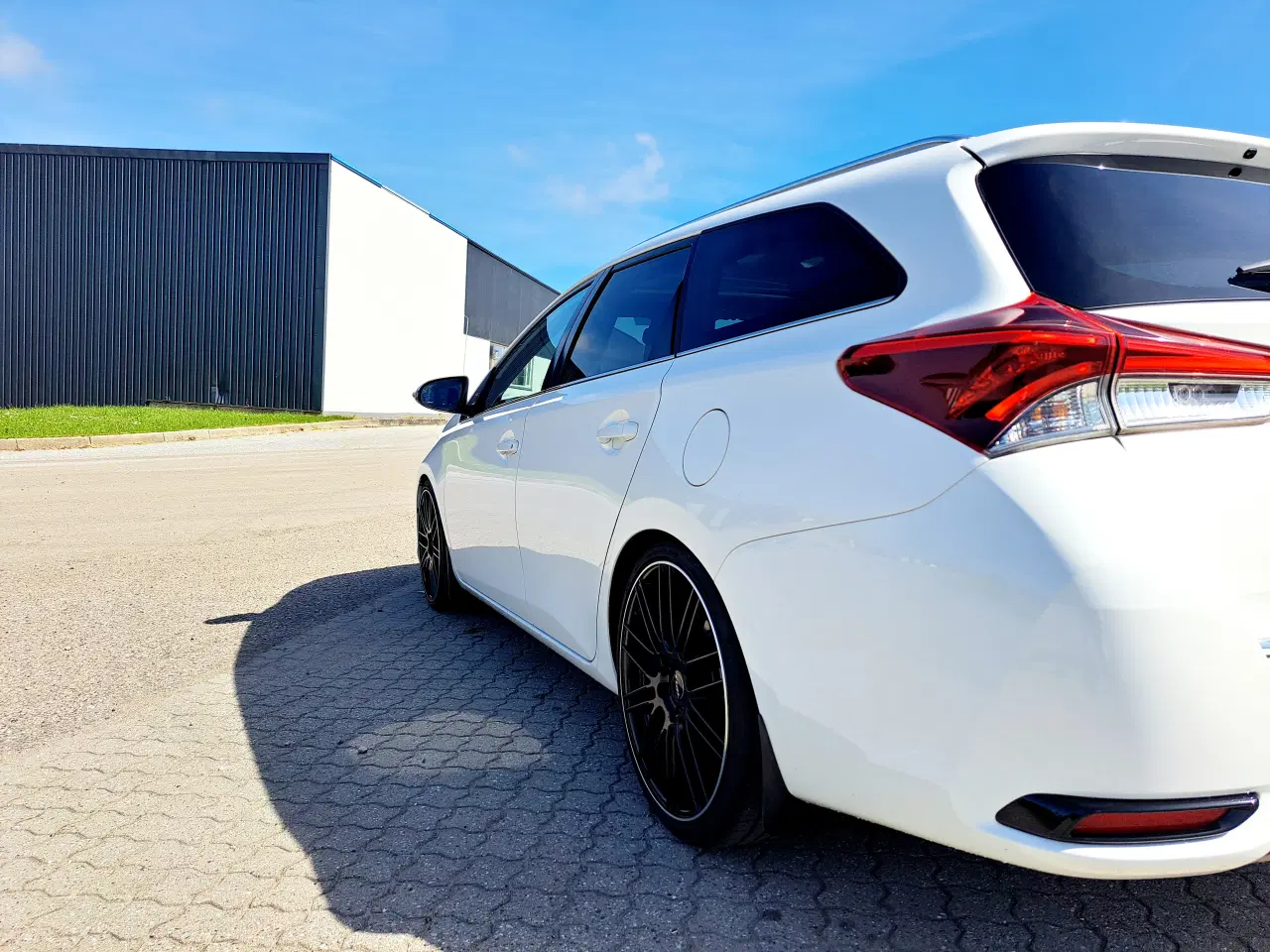 Billede 2 - Toyota auris 1,8 hybrid skyview