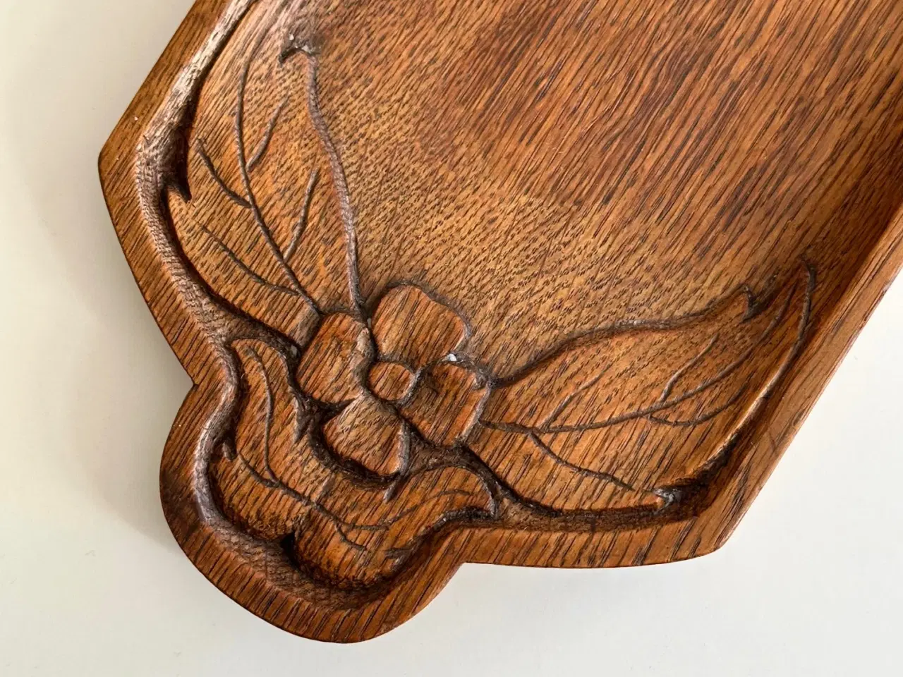 Billede 4 - Træbakke m blomster