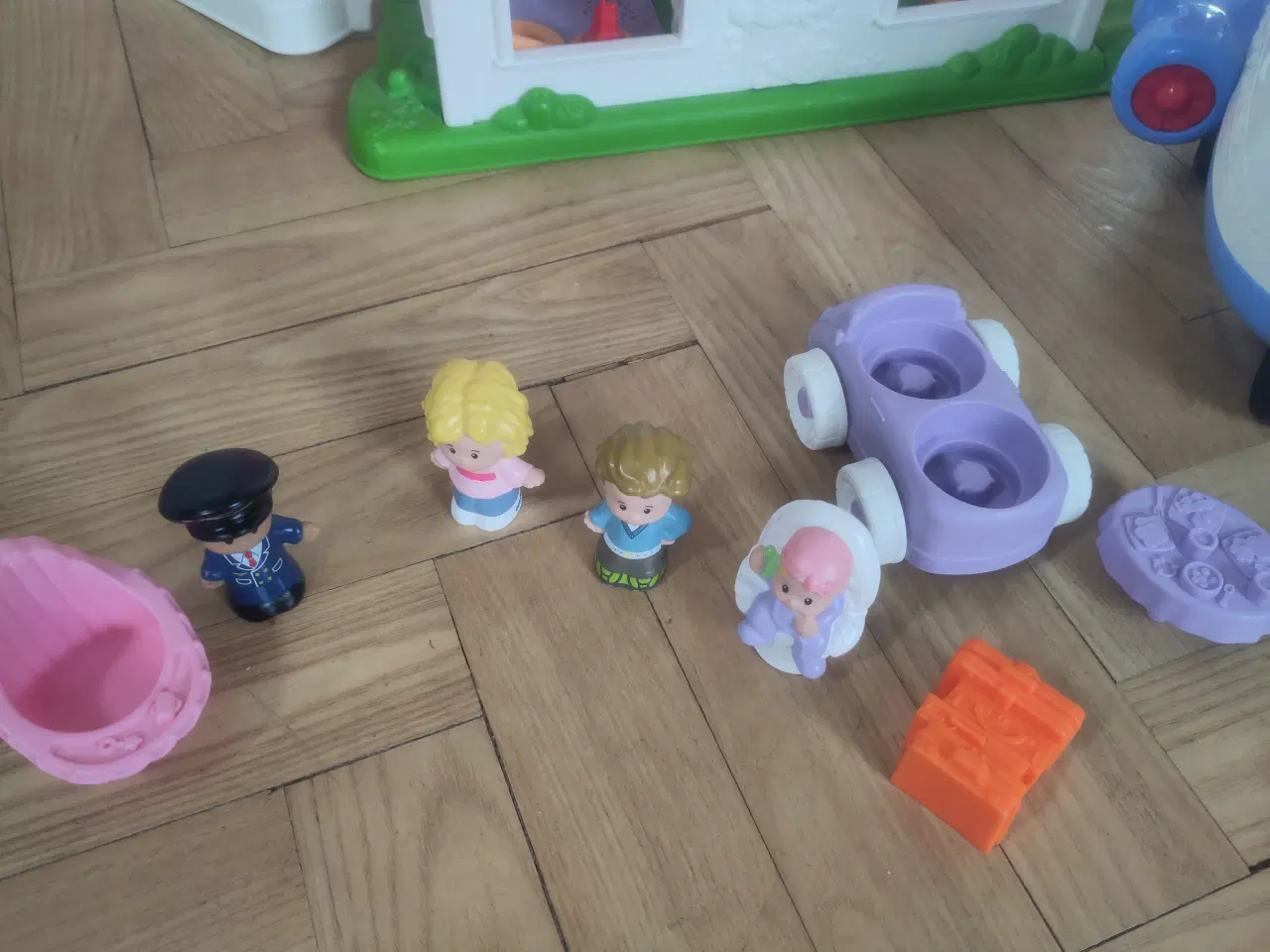 Billede 2 - Fisherprice fly og hus