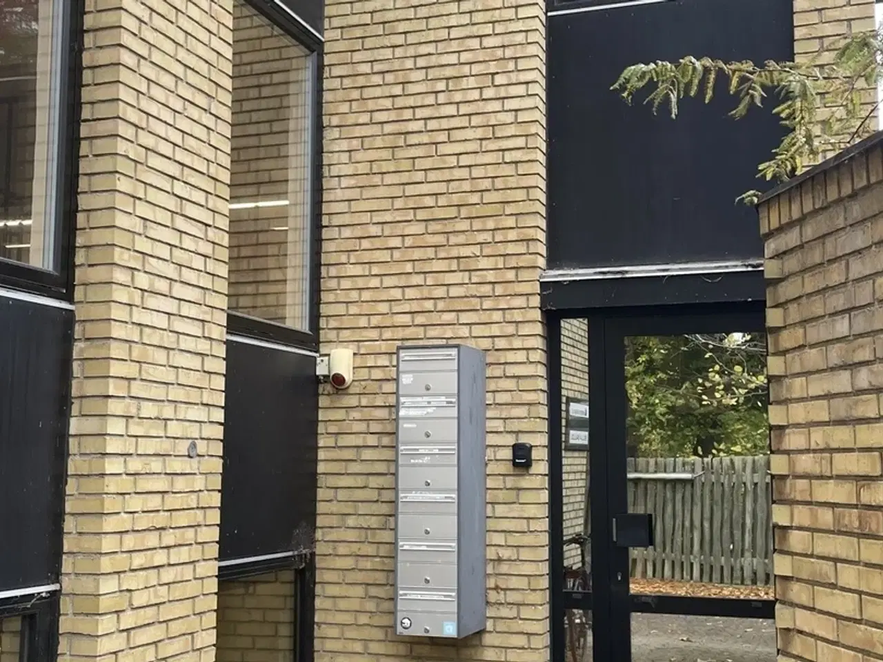 Billede 3 - Fremleje af lager med portadgang og fællesfaciliteter