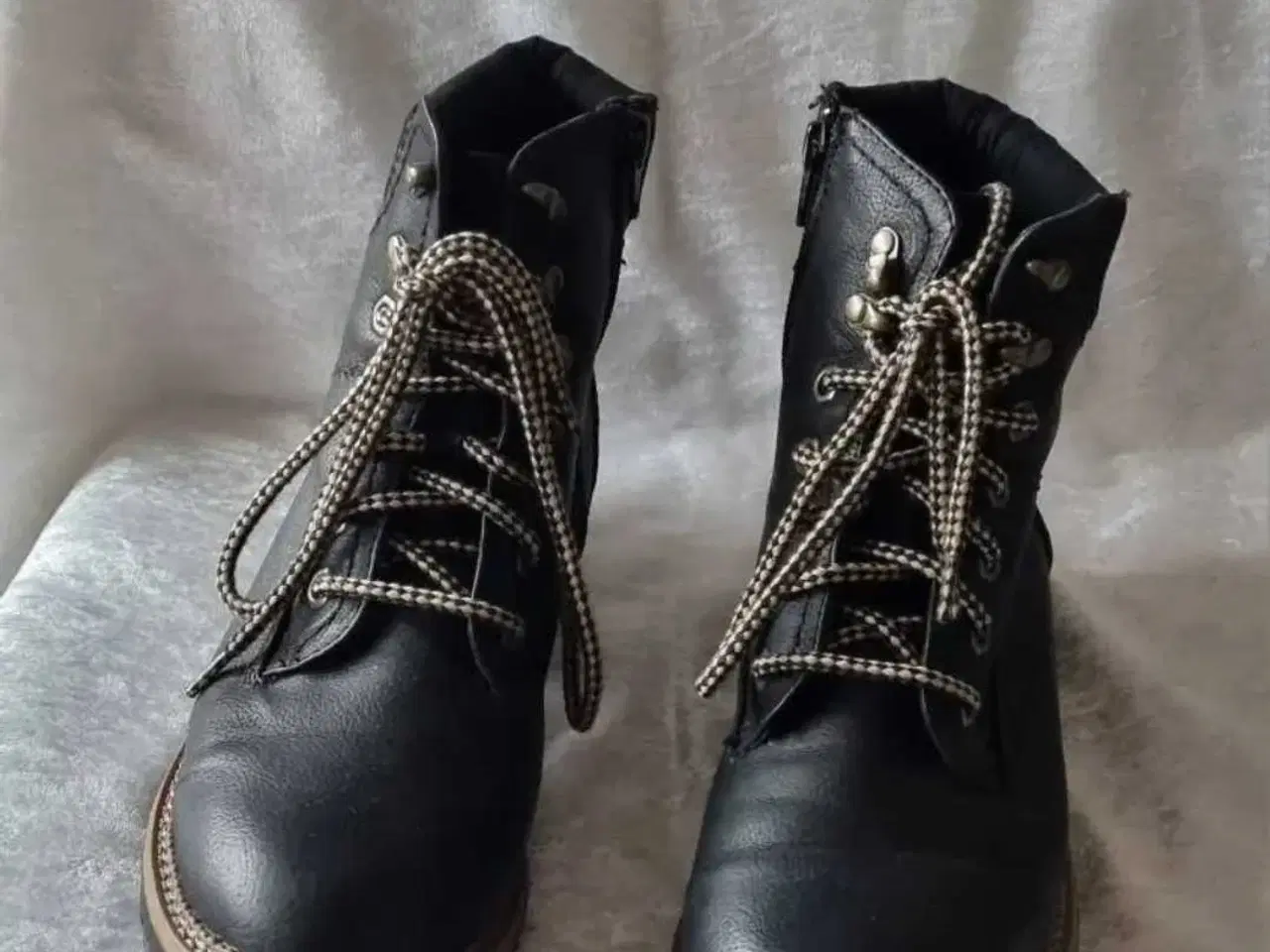 Billede 1 - Støvler brugt få timer 