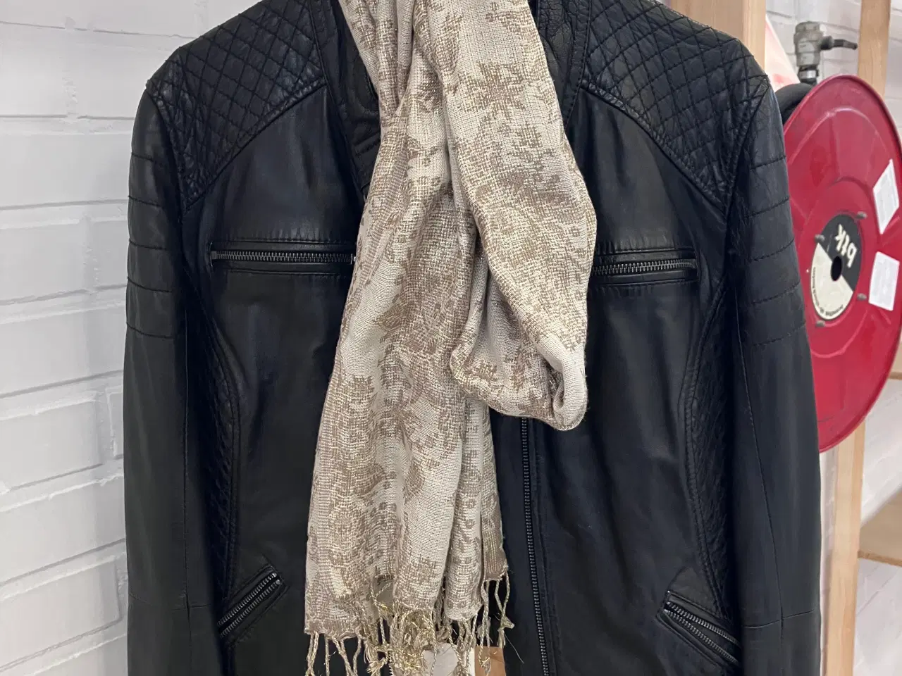 Billede 1 - Skindjakke