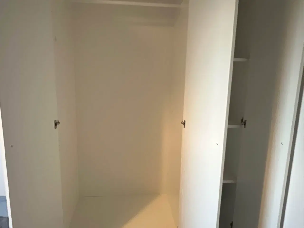 Billede 3 - Kleppstad Ikea garderobeskab i god og pæn stand 