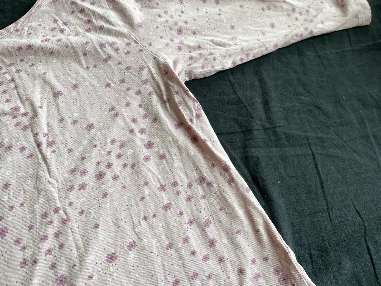 Billede 7 - Natbluse i lyserød med blomster 