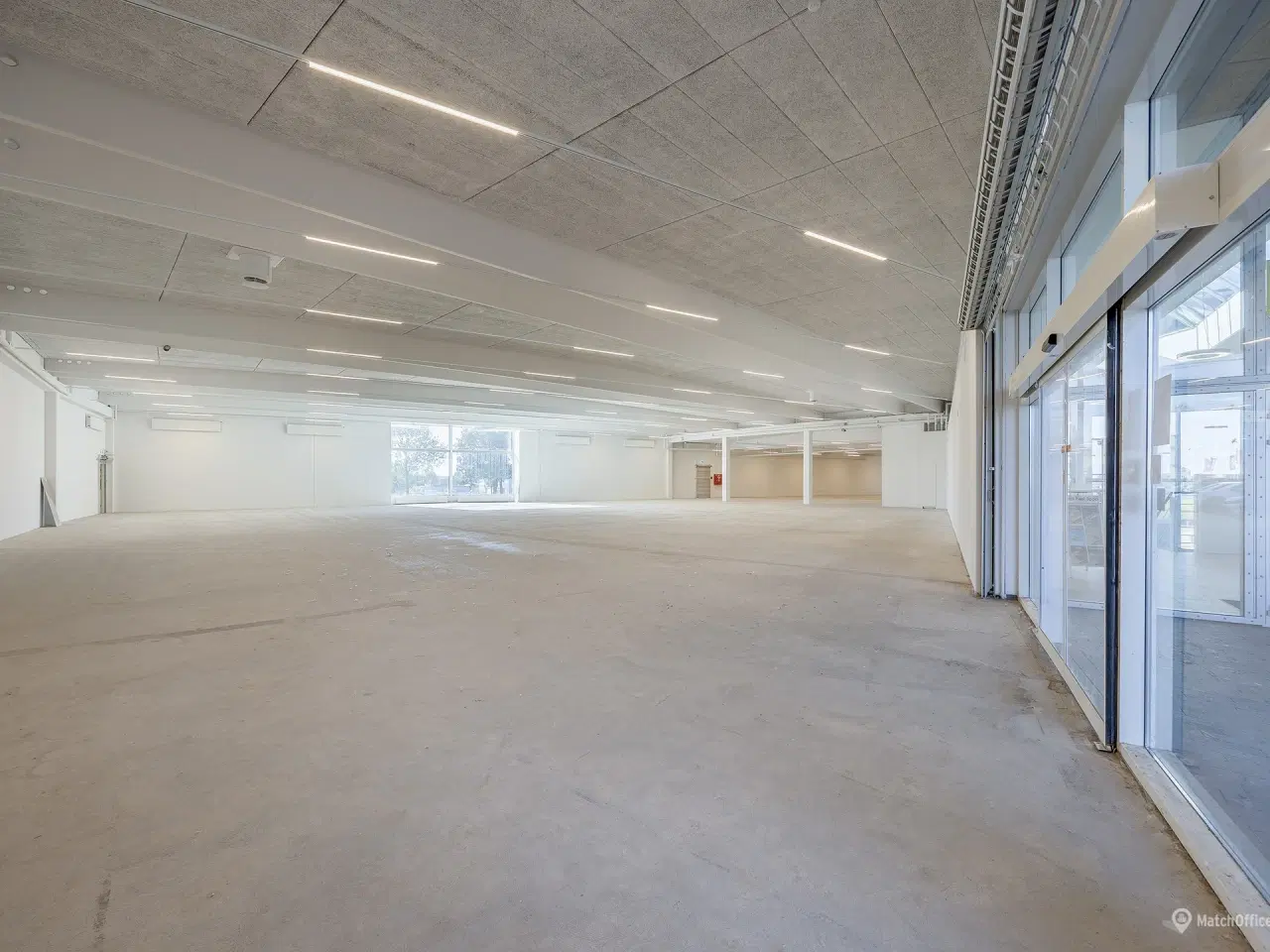 Billede 2 - Boksbutik til leje mellem Power og BR - Bedste synlighed fra Køgevej - Kom og se...