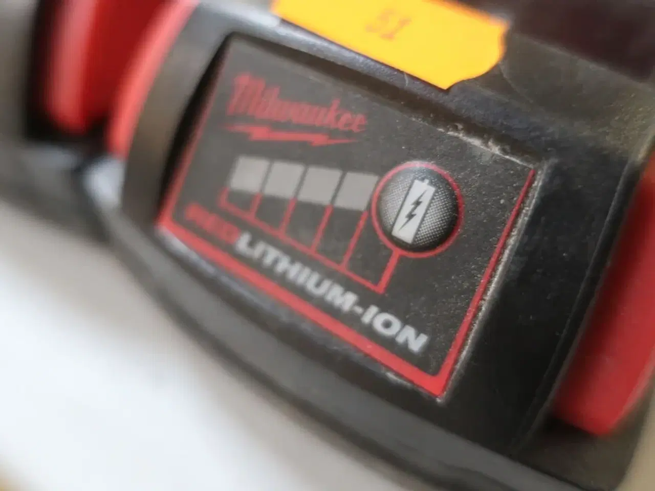 Billede 4 - 3 stk. MILWAUKEE 18V batterier