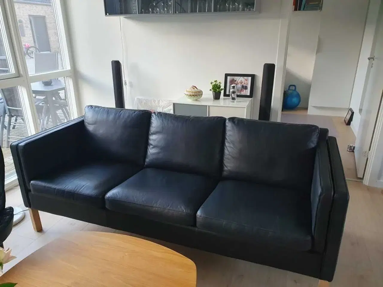 Billede 1 - 3 pers. Sort Lædersofa