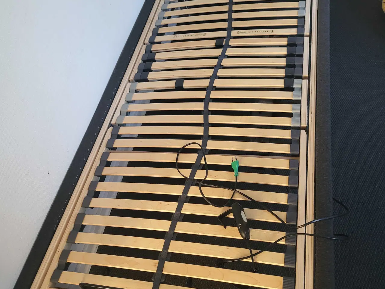 Billede 2 -  Elevationsseng 90x200cm.