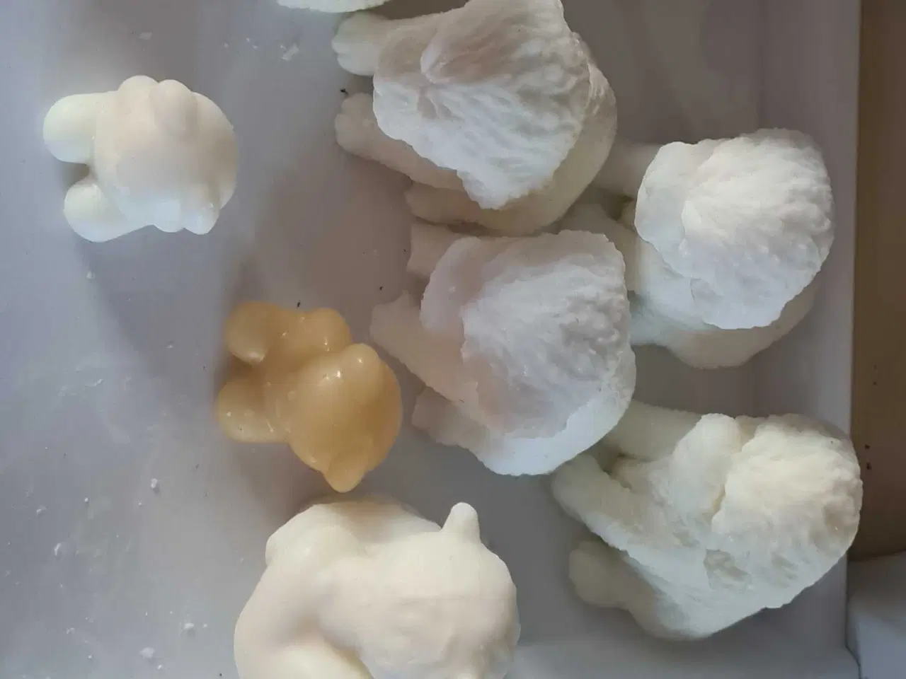 Billede 2 - Hjemmelavet figur ud af voks