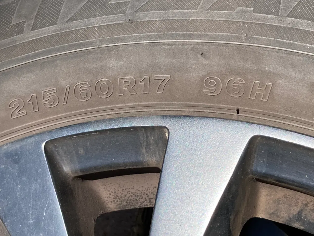 Billede 4 - Toyota - Alufælge med vinterdæk