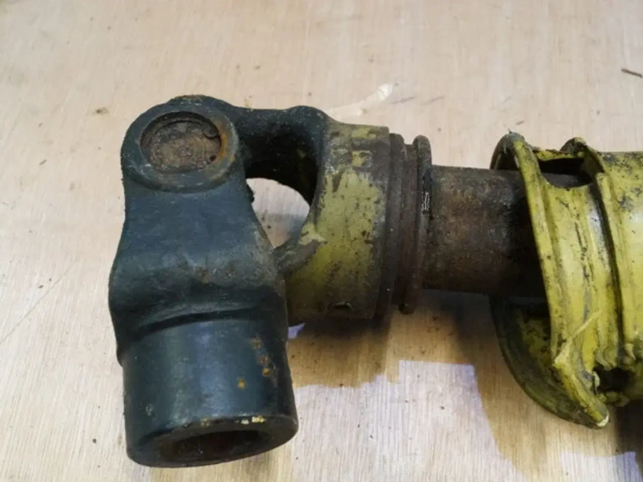 Billede 7 - John Deere 820 PTO Aksel AZ52487