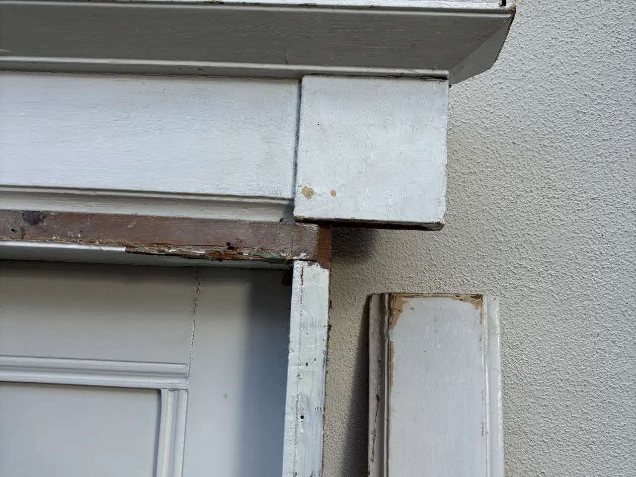 Billede 4 - Original gammel dør med fyldninger